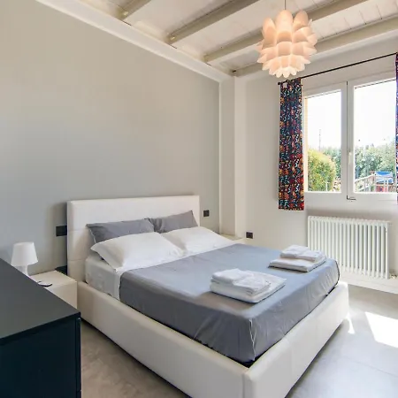 In With Pool And Jacuzzis *