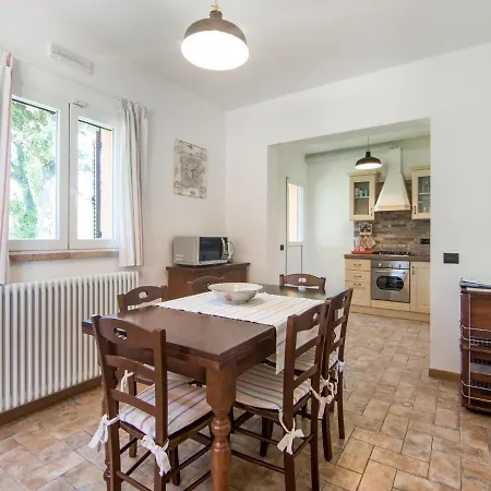 In With Pool And Jacuzzis Ostra Vetere