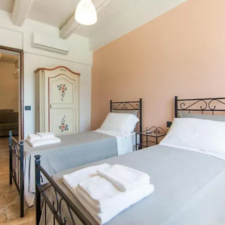 In With Pool And Jacuzzis Ostra Vetere