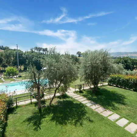 In With Pool And Jacuzzis 度假居 Ostra Vetere